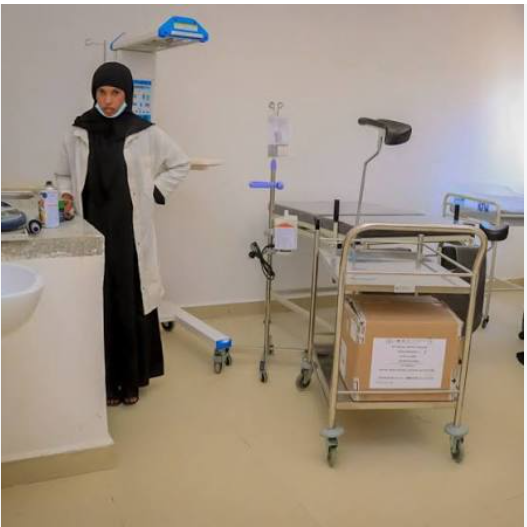 Healthcare workers collaborating in a clinic